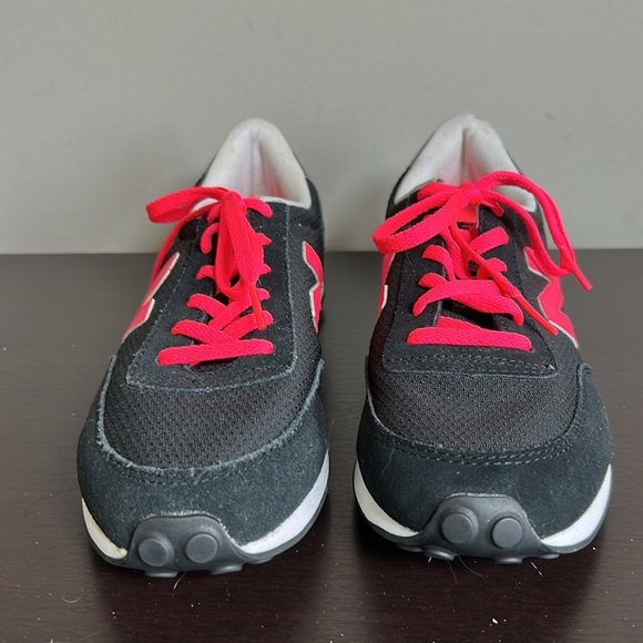 New Balance 410 Sneaker WL410WBA Black Casual Running Tennis  Shoes Sz 9 NEW - Picture 3 of 9